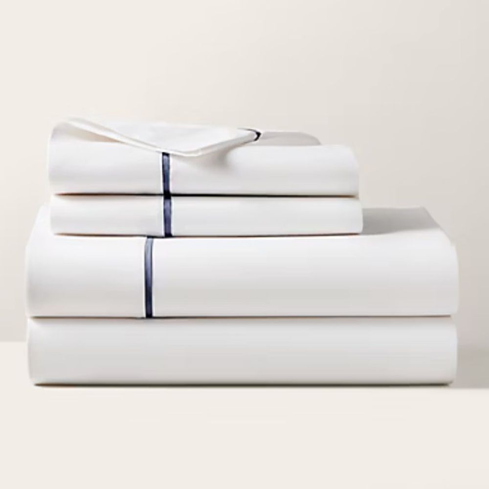 - Organic Cotton Percale Palmer Sheeting
One Queen Flat Sheet